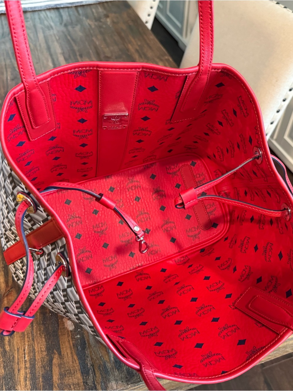MCM Red Visetos Logo Tote with Navy Motif - Picture 8 of 8